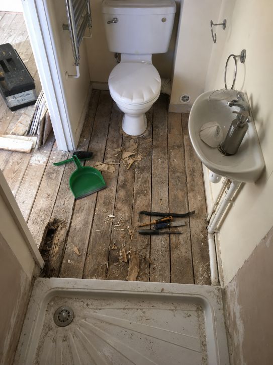 Bathroom renovation 1 - Before - by Nix Fix Handiman