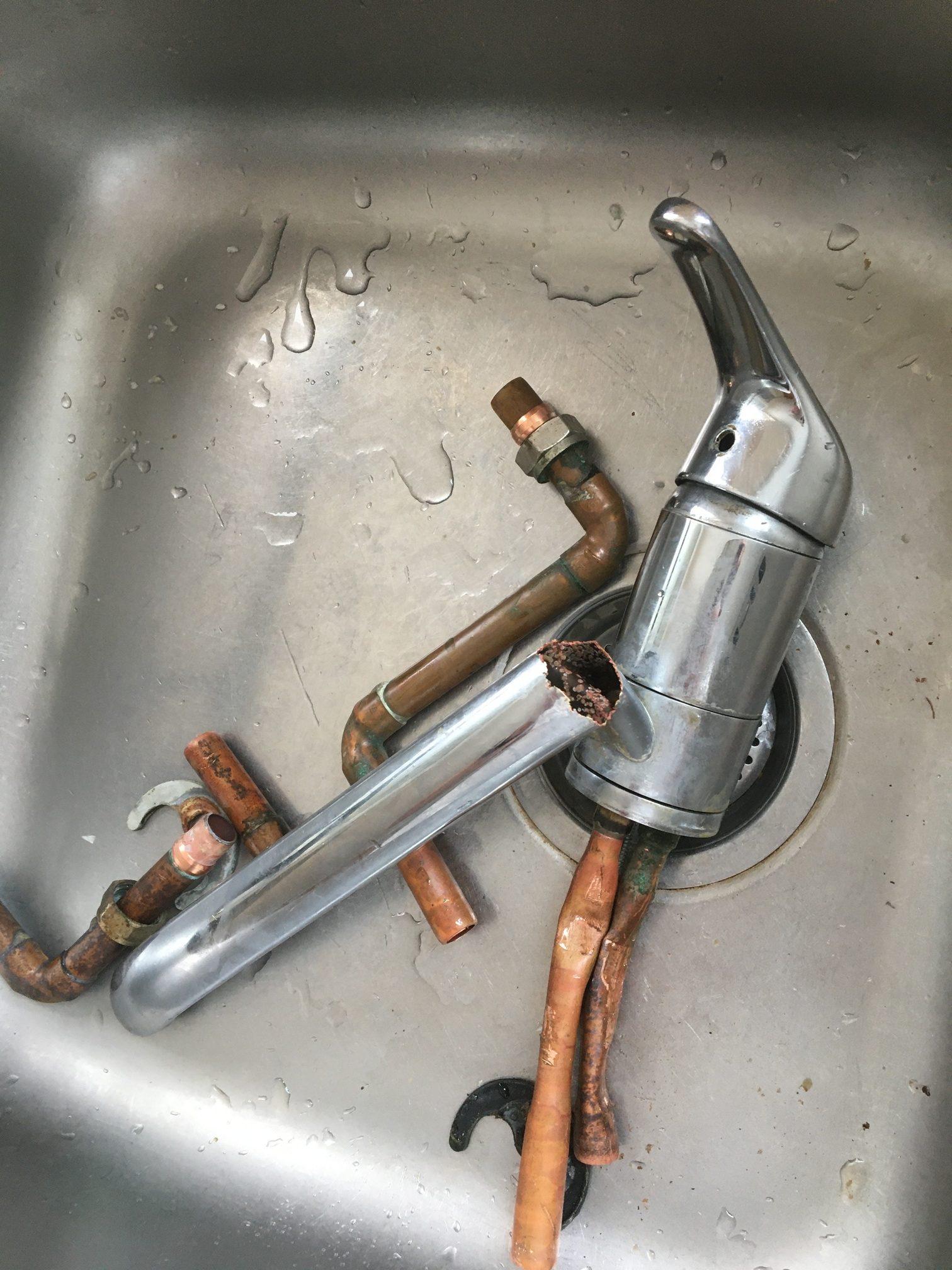 Broken Kitchen Tap Repair Before